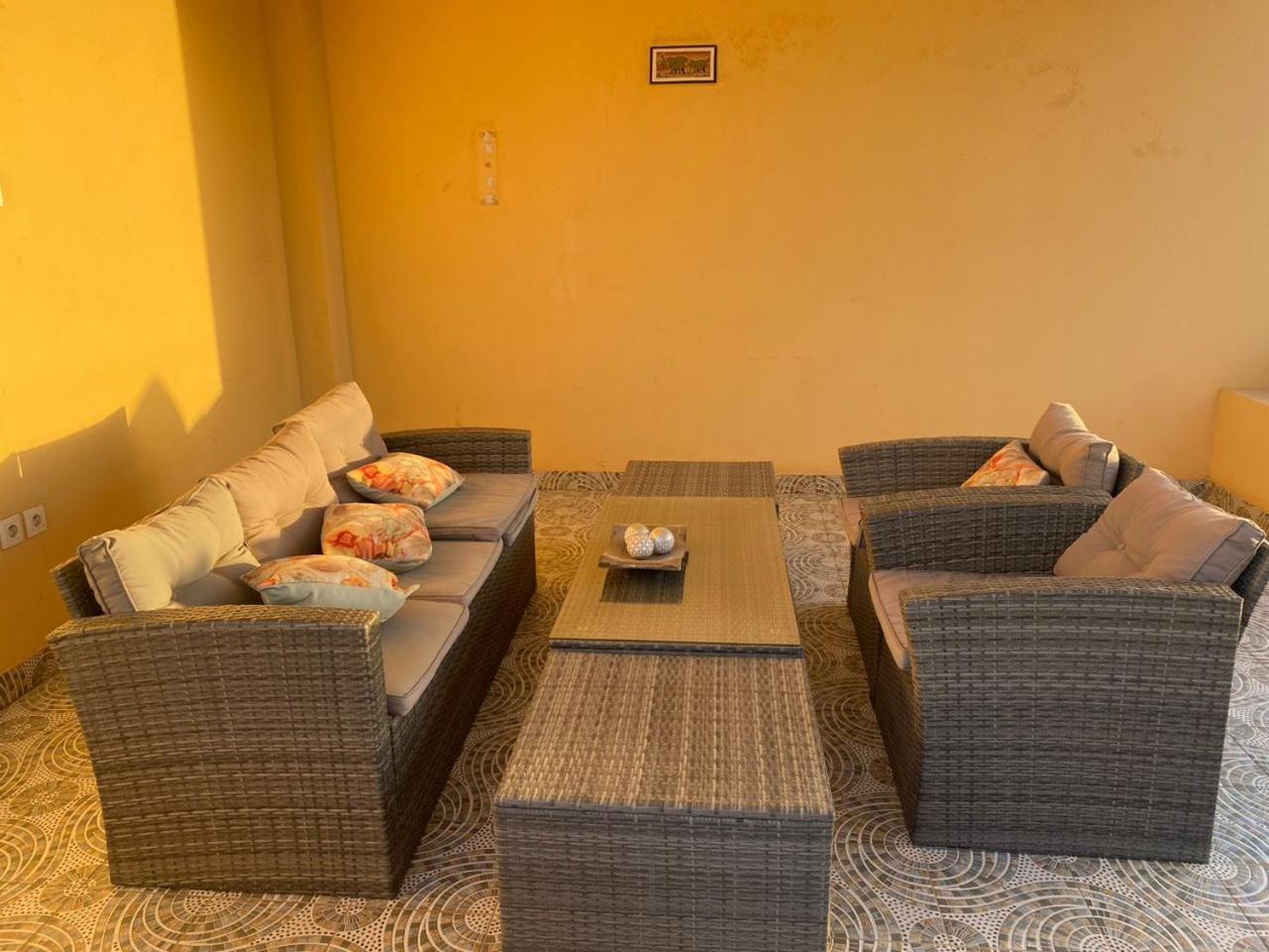 Residence Adja Binta Kane Sour Dakar Luaran gambar