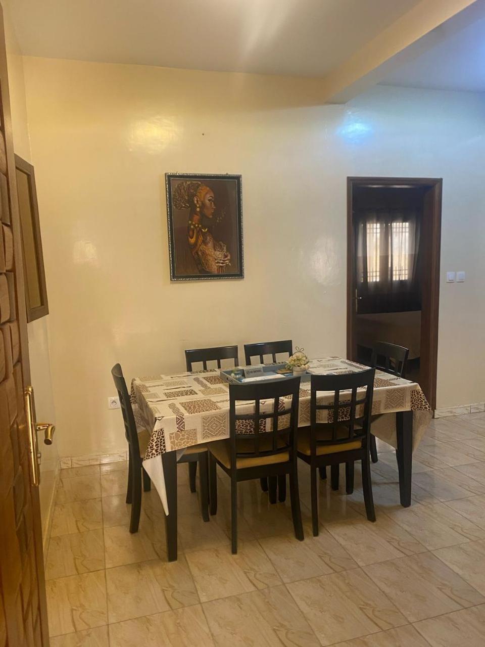 Residence Adja Binta Kane Sour Dakar Luaran gambar